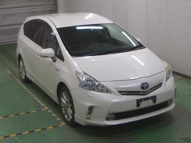 3757 TOYOTA PRIUS ALPHA ZVW41W 2013 г. (JU Niigata)